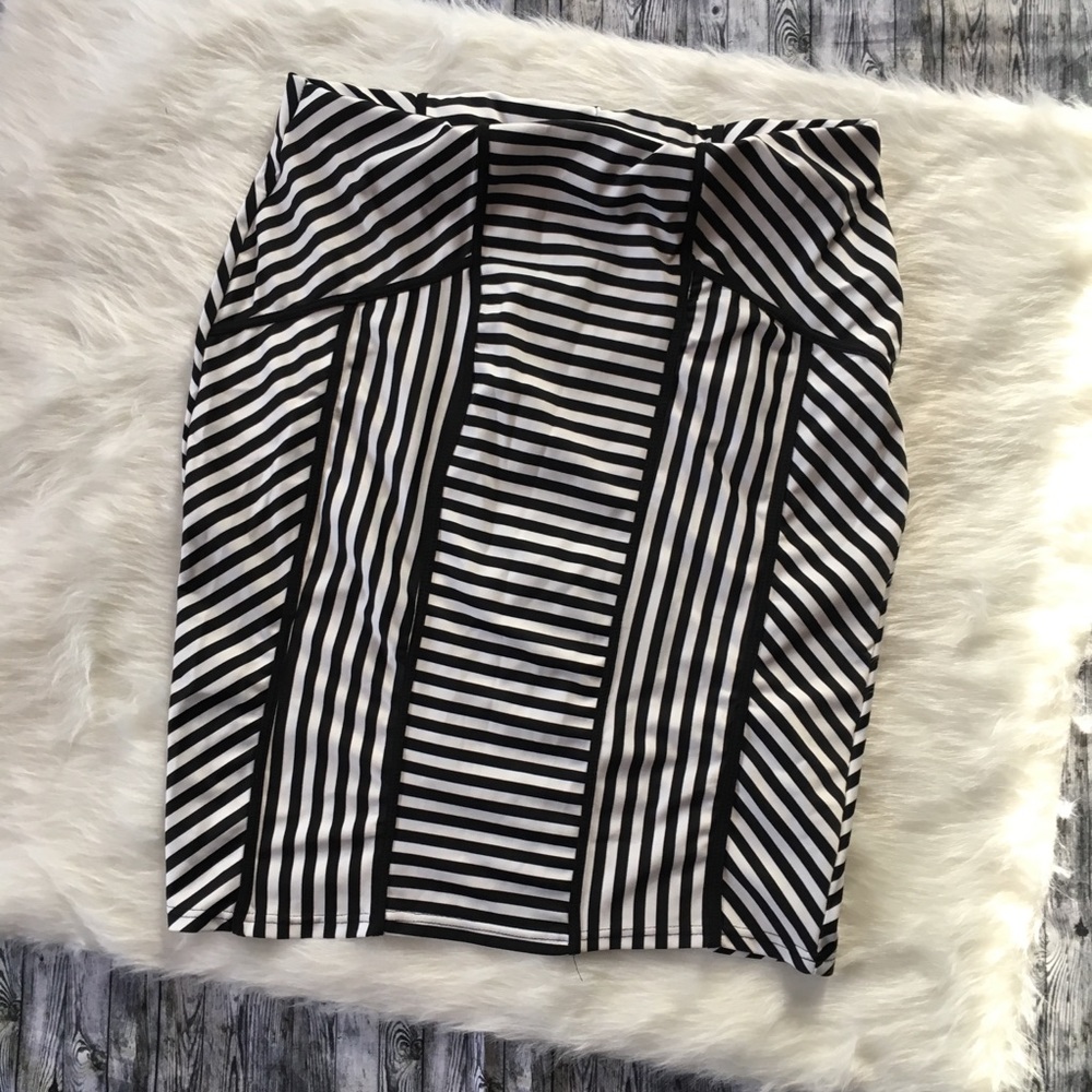 🔵3/$25:4/$30 Deb Stretch Striped Pencil Skirt
